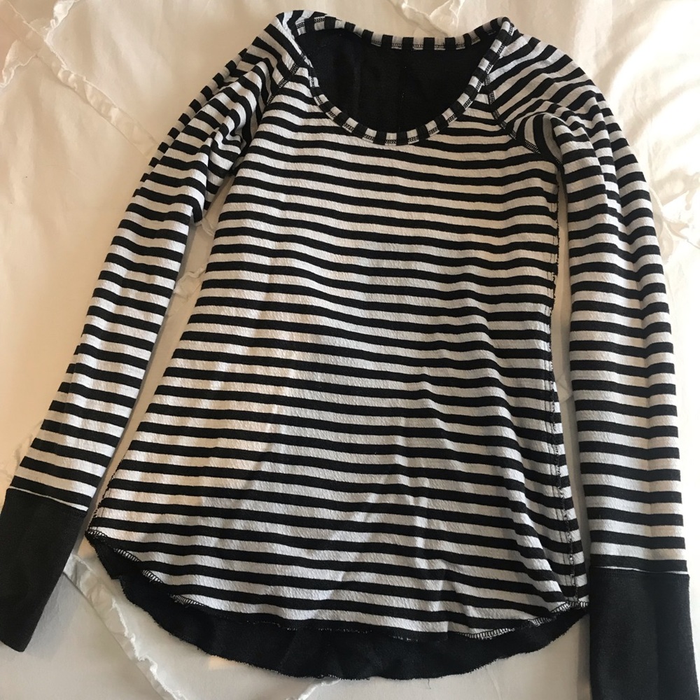 Lululemon Women’s reversible long sleeve shirt